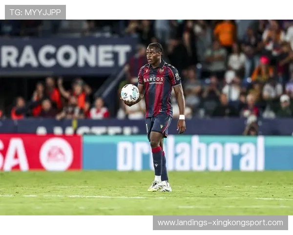 英超阿森纳边路高速推进，前场威胁持续产生